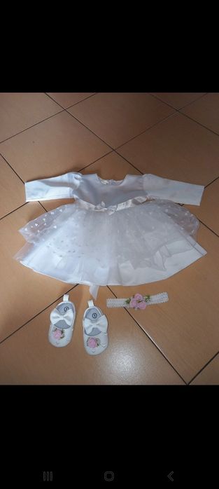 Sukienka na chrzciny z  buty i opaską 68