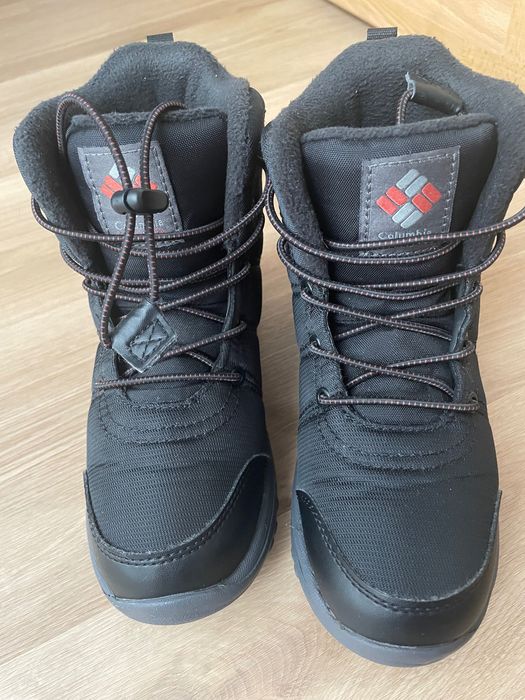 Продам зимові дитячі черевики Columbia