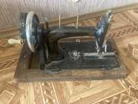 Старинная швейная машинка т-во Блок