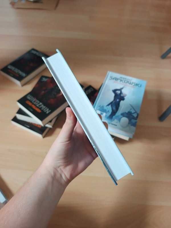 Andrzej Sapkowski Wiedźmin Wieża Jaskółki supernowa białe twarda