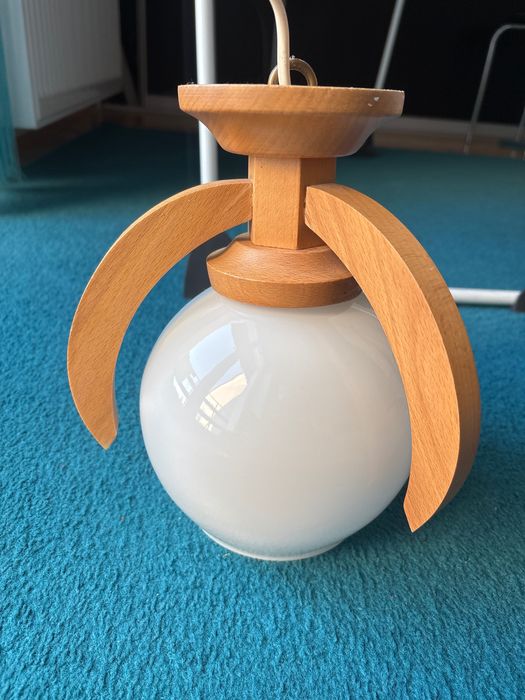 Żyrandol w starym stylu