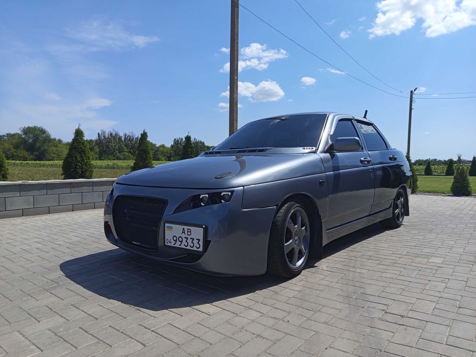 Продам  ефектний автомобіль ВАЗ 2110