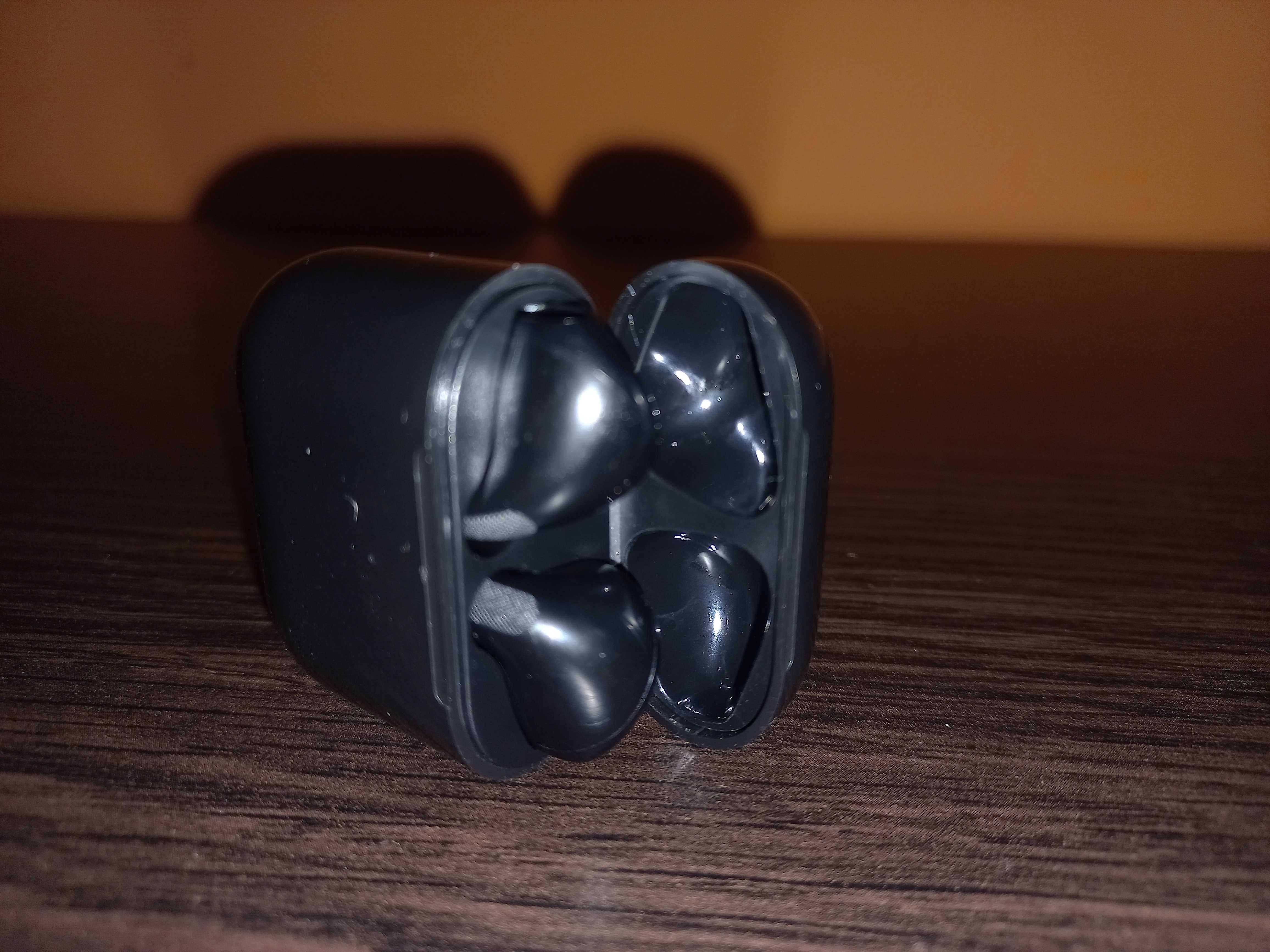 Продам нові Bluetooth навушники Pro 4 TWS Black