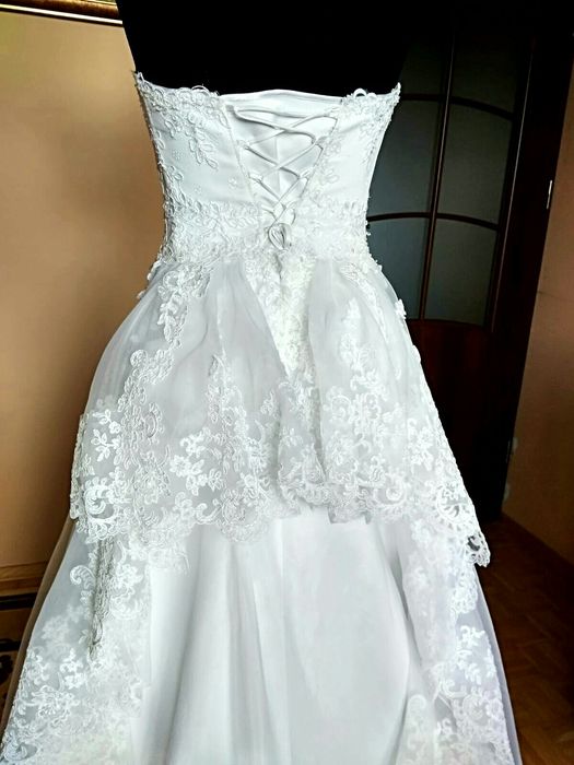 Zjawiskowa biała koronkowa suknia ślubna + welon i bolerko