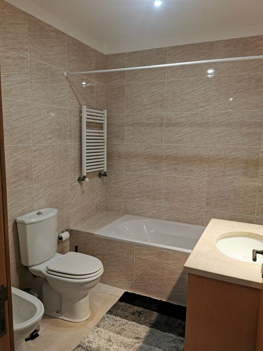 Alugo T3 em Rio Covo Santa Eugénia