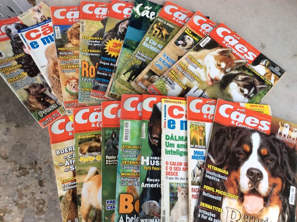 Revistas e livros sobre diversas raças de cães