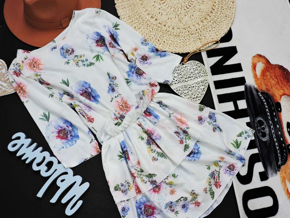 Pakuten świetna sukienka odcinana kwiaty S/M