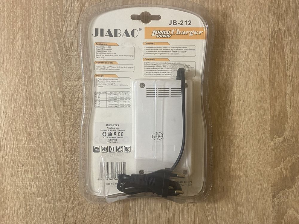 Nowa Ładowarka do baterii AA AAA + 4 AKUMULATORKI 5500mAh Okazja