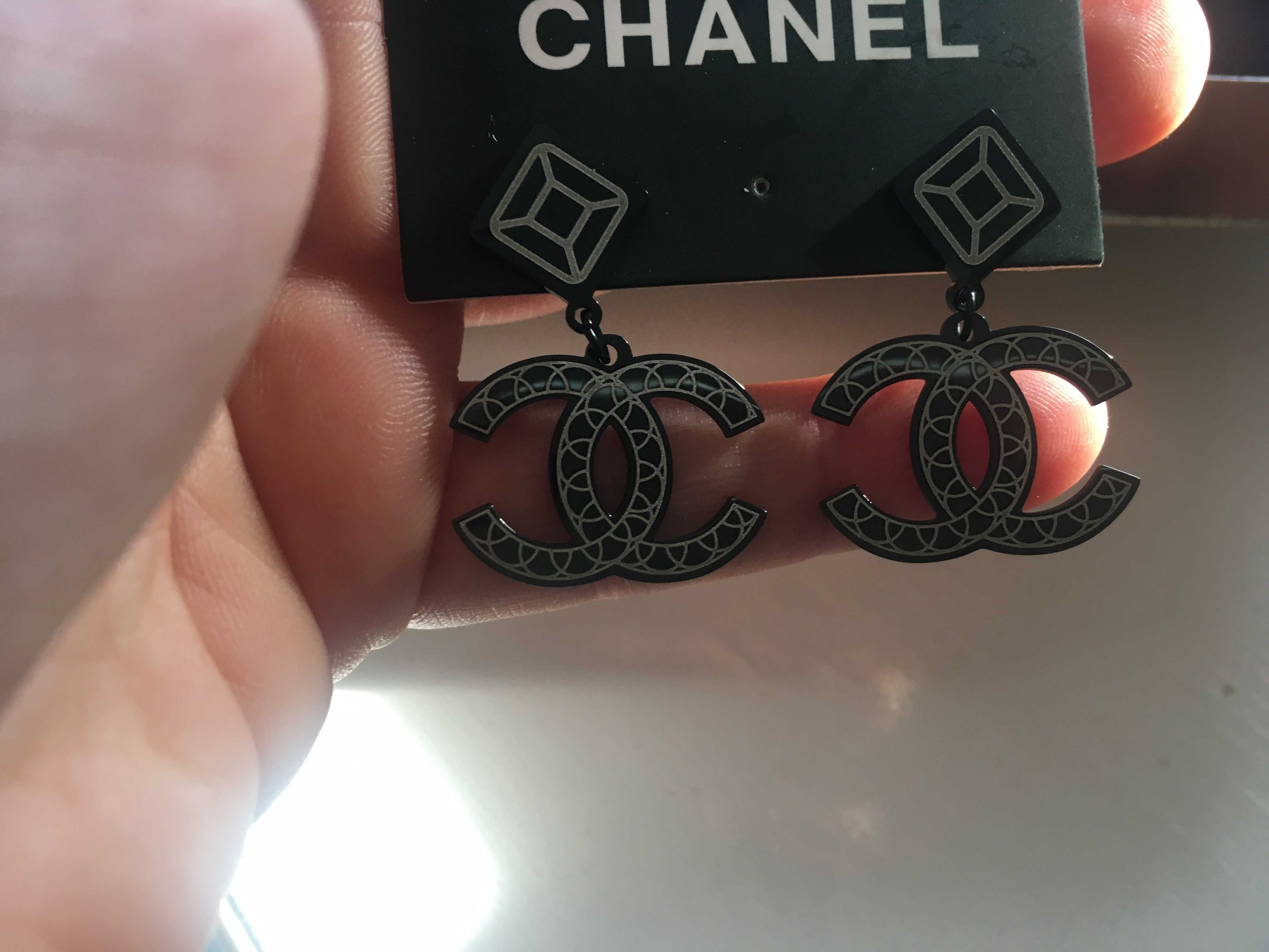 Brincos estilo Chanel