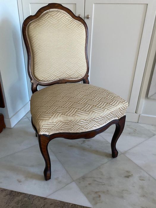 Cadeirao antigo em bom estado