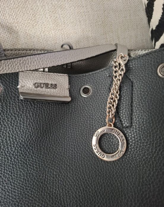 Guess torebka torba shopper na ramię srebrna czarna dwustronna