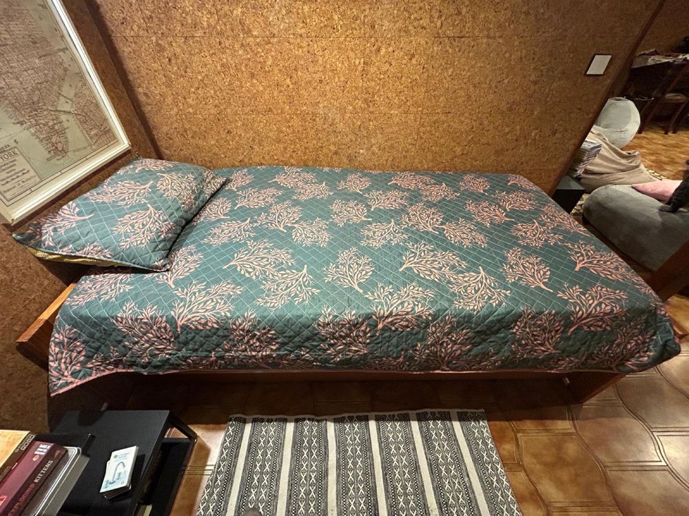 Cama dupla de solteiro em pinho