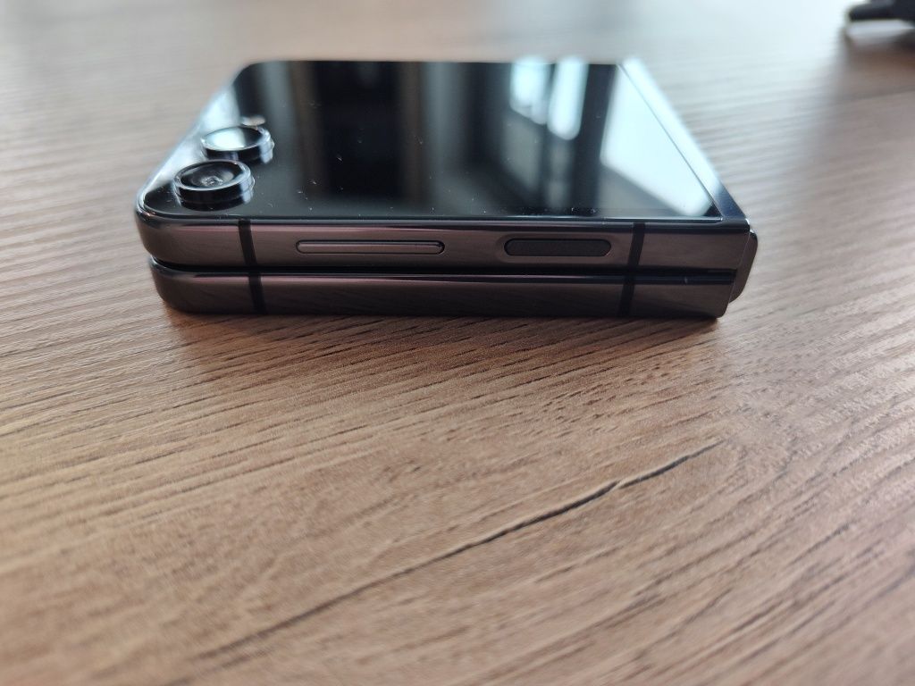Samsung Galaxy Flip5 szary na gwarancji
