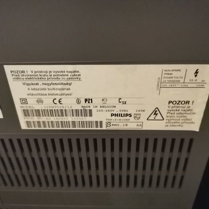 TV Philips 32´´ pixel plus wide screan TV com móvel original