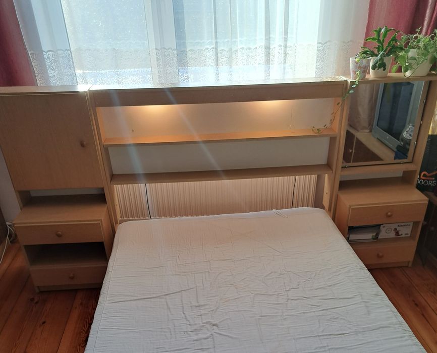 Łóżko z materacem, szafkami i oświetleniem (140x200) - sypialnia