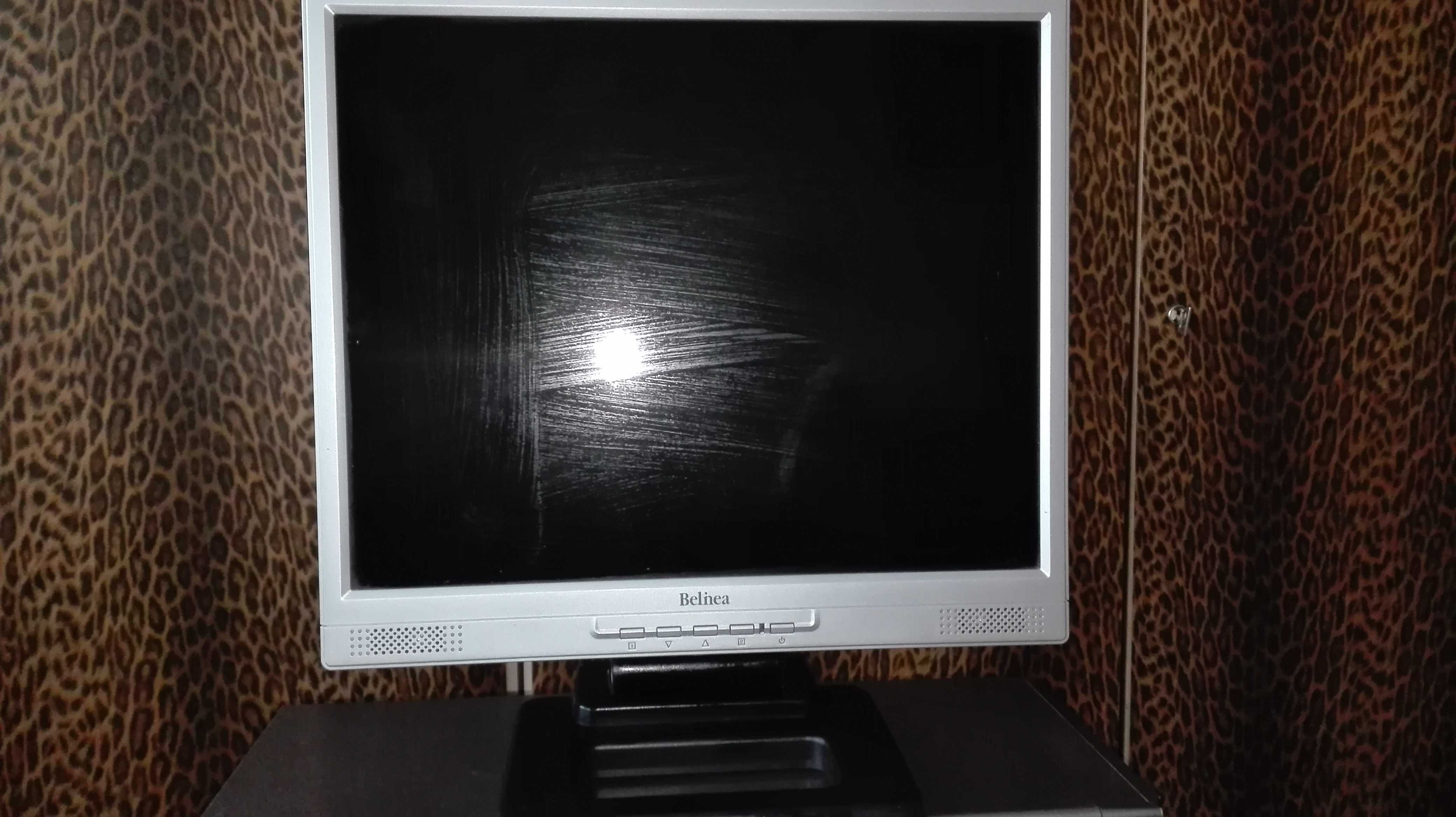 Monitor sprawny 17 cali Lcd