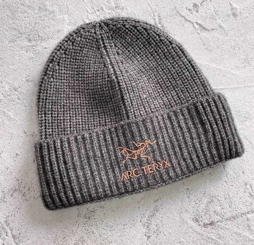 Зимові шапки Arcteryx