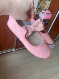 Туфлі для дівчинки нові
