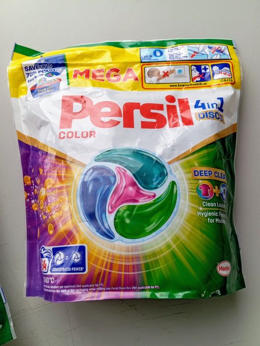 Persil 4w1 kapsułki do prania koloru 54 szt. 3 opakowania