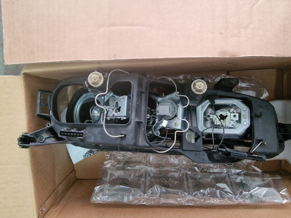 Par de Faróis Dianteiros | Fiat Punto