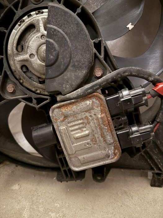 Блок управління вентиляторами volvo xc60 v60 s60 94000940