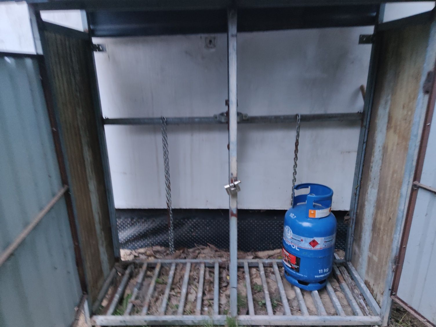 Klatka kontener szafka na butle gazowe 4x 33kg do instalacji Propan