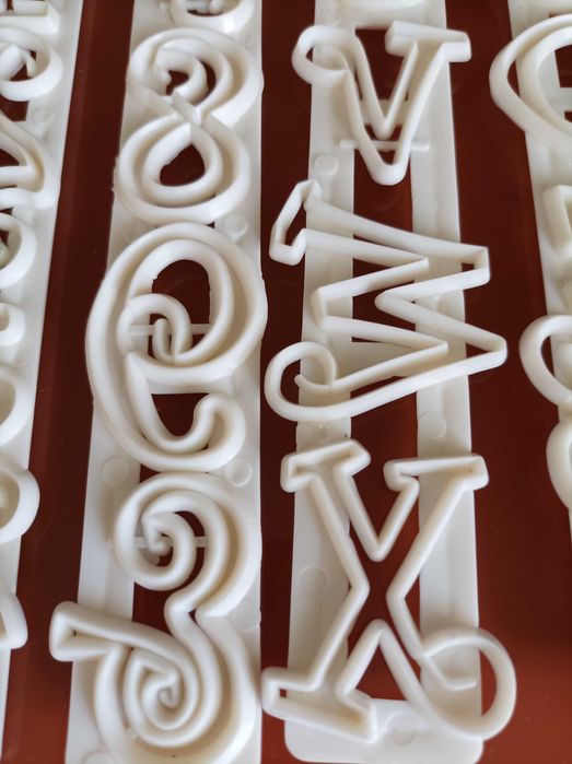 Cortantes/cortadores e marcador de letras e números para Cake design