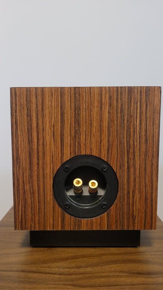 Kolumny 30W 8 Om. Cube Speakers w stylu Fern&Roby