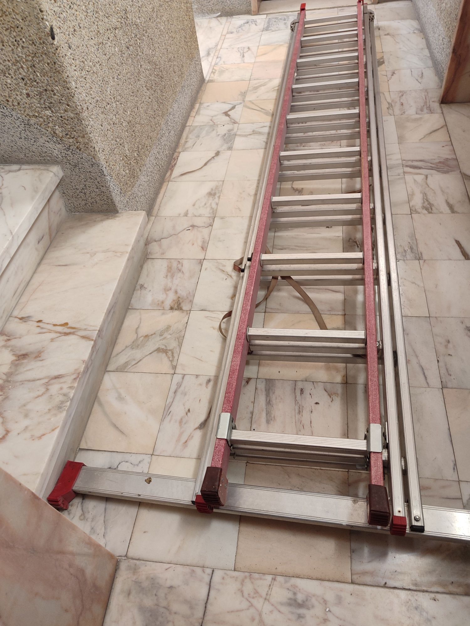Escada Tripla 3x10 Degraus – Semi-Nova