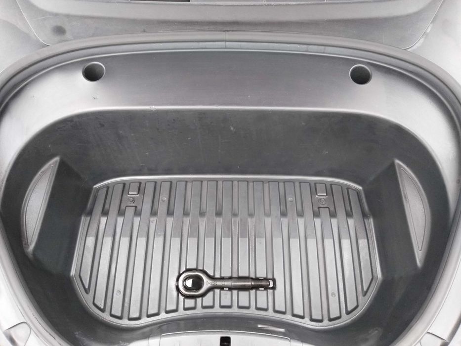 Tesla Model 3, 2022, zasięg 400km