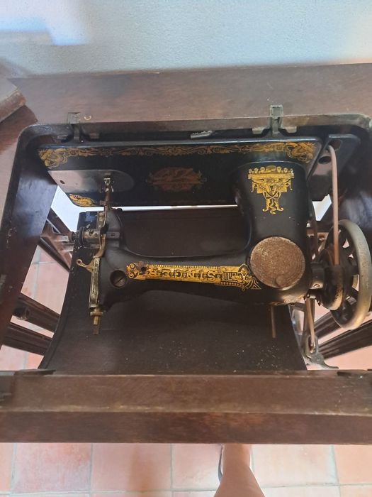 Máquina de Costura Singer n°15 antiga.