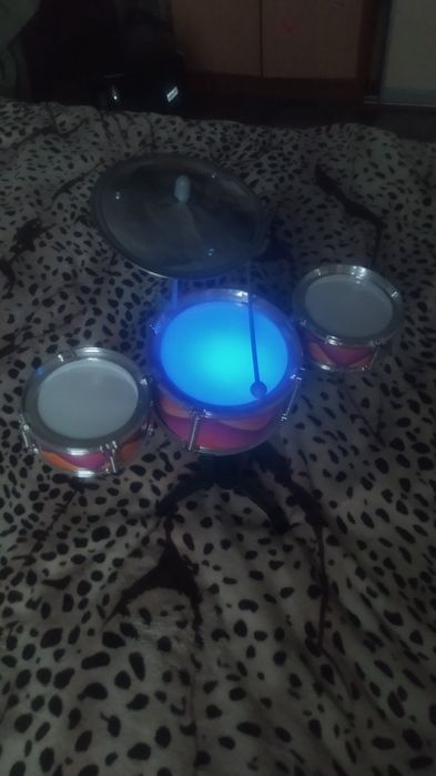 Барабан игрушечный