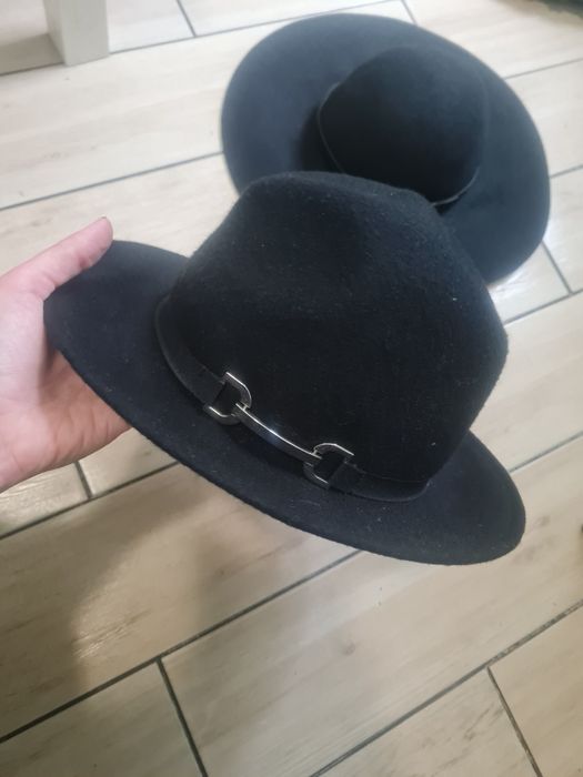 Капелюшки h&m майже нові