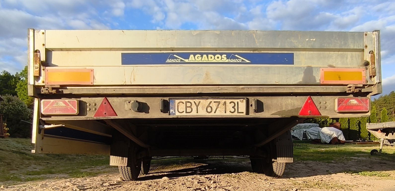 Przyczepa towarowa Saris laweta dmc 2700 kg rok 2005