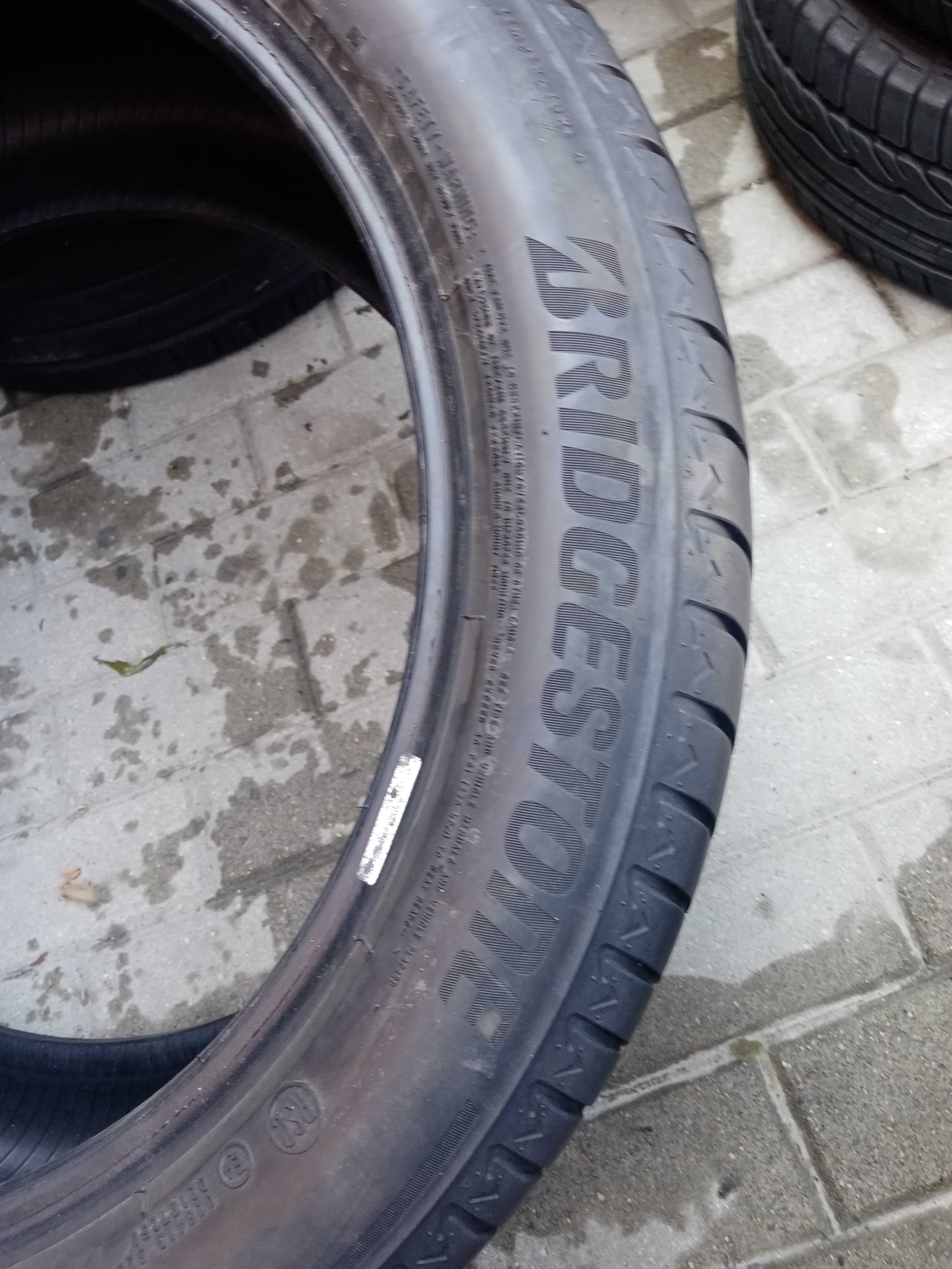 Opony letnie Bridgestone  305/40/20 RFT runflat