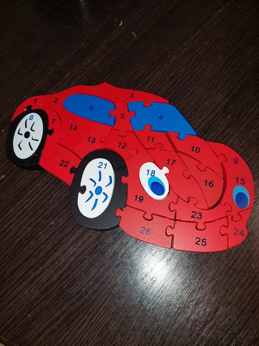 Пазл машина, цифри та англ. алфавіт