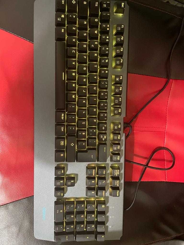 Gaming Keyboard Qilive (Mecanico),rato gaming (RGB),Tapete de rat OMEN