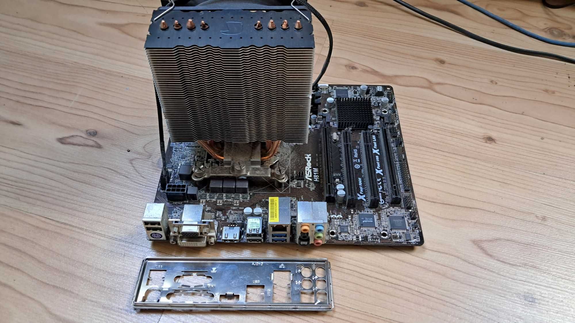 Asrock H81M Intel Core i5 4460  RAM 8GB SilentiumPC