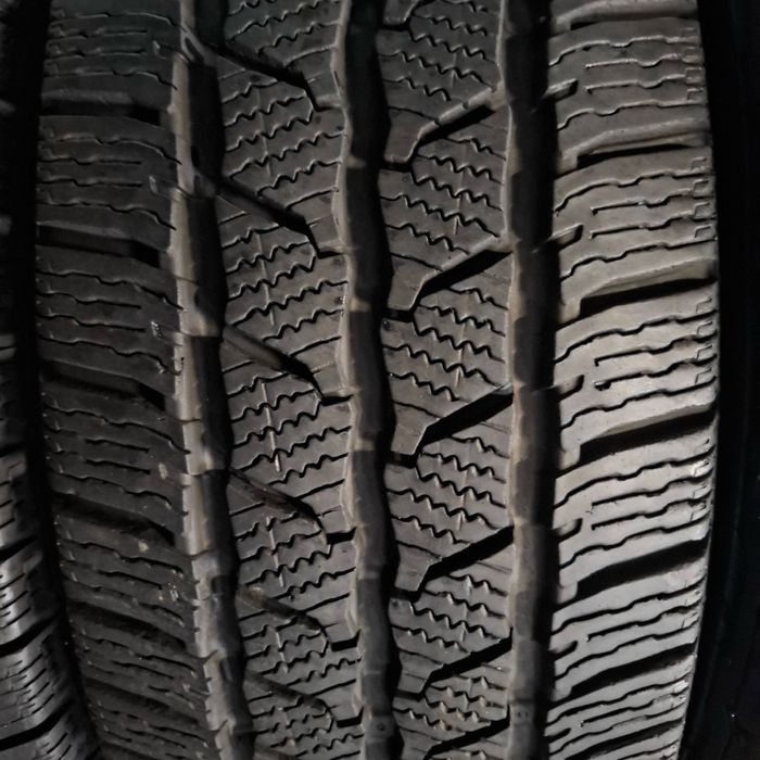 215/65/16c R16c Continental VanContact Winter 4шт зима