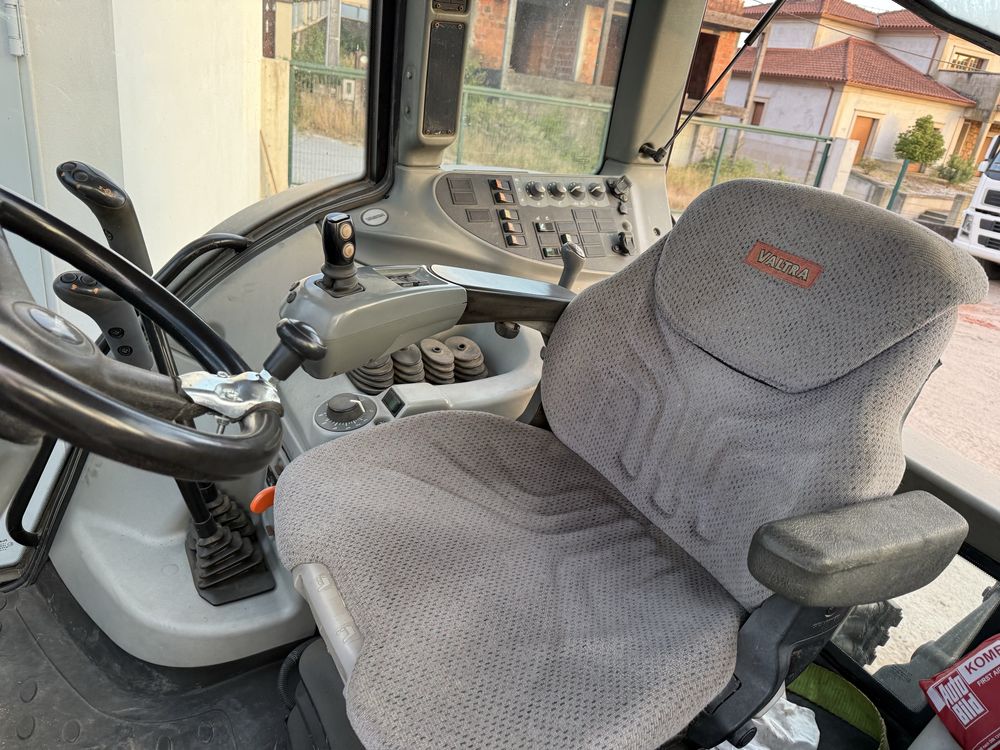Valtra N92 com carregador MX