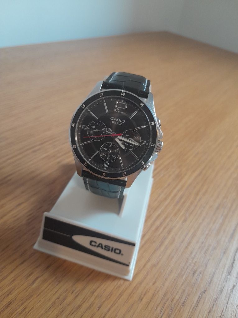 Zegarek CASIO chronograf