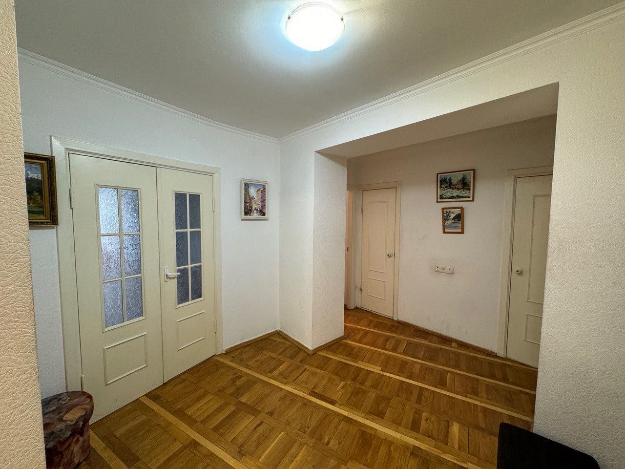 Продам 2к квартиру. Срібнокільська 20. Осокорки. Позняки. Срочно.