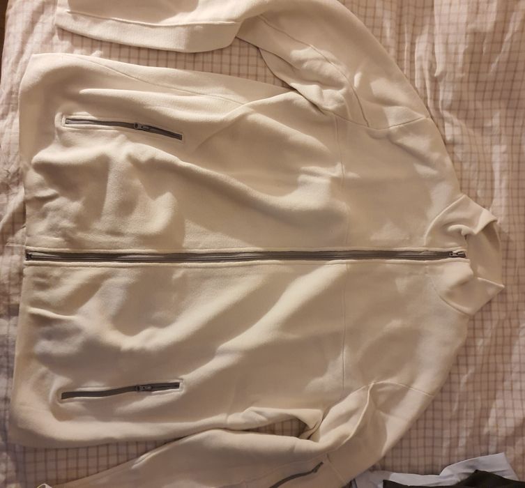 Bluza Celio biała, grubo szyta, na zamek roz.xxl