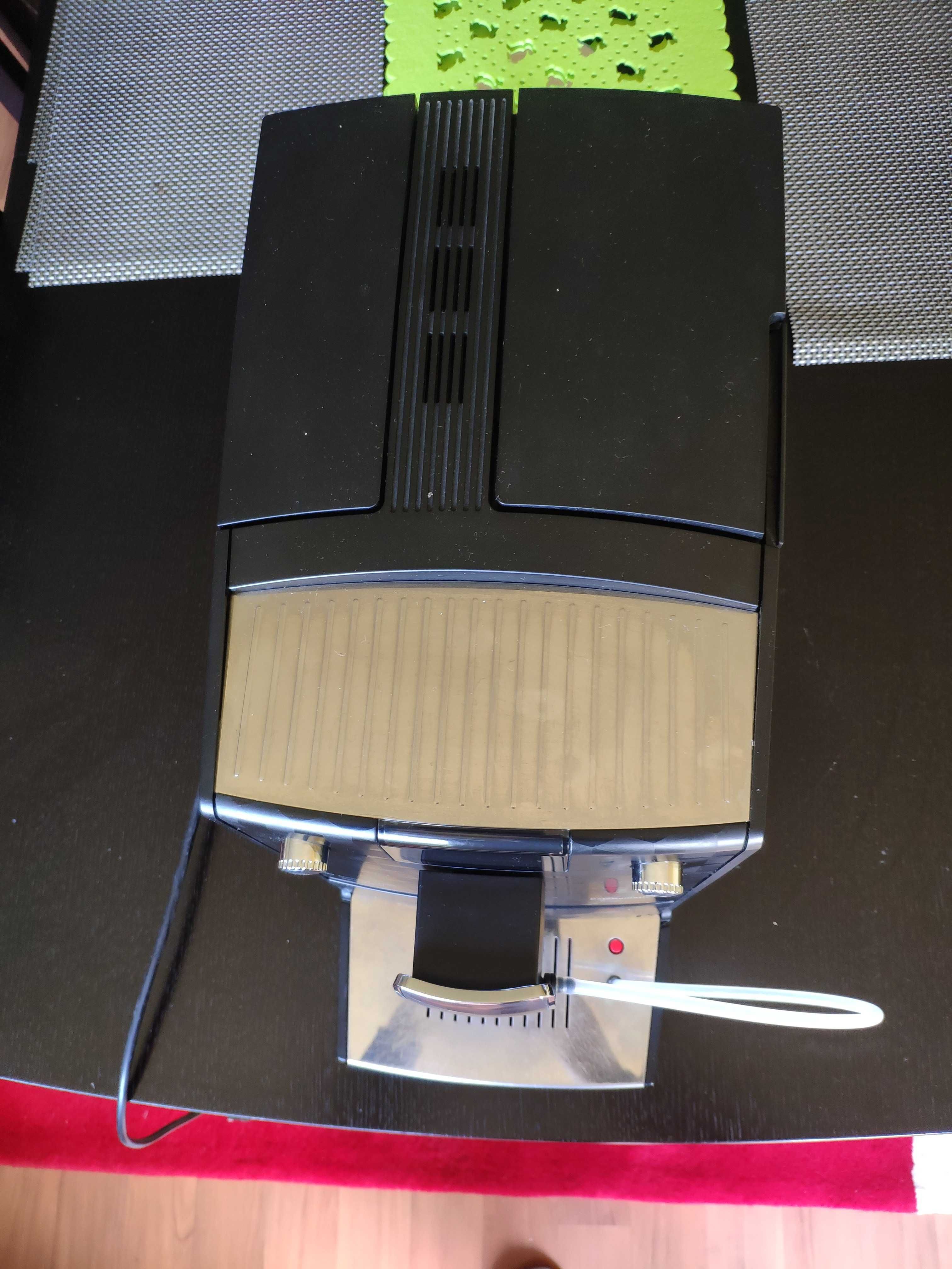Automatyczny ekspres ciśnieniowy Nivona 788  Bluetooth TFT