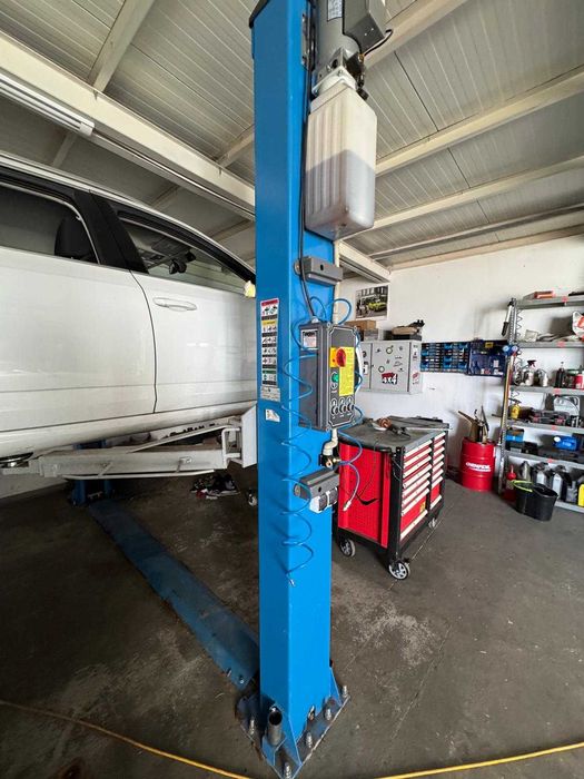 Podnośnik dwukolumnowy 4,2t BESTLIFT 4200 AUTOMAT / 2szt dostępne
