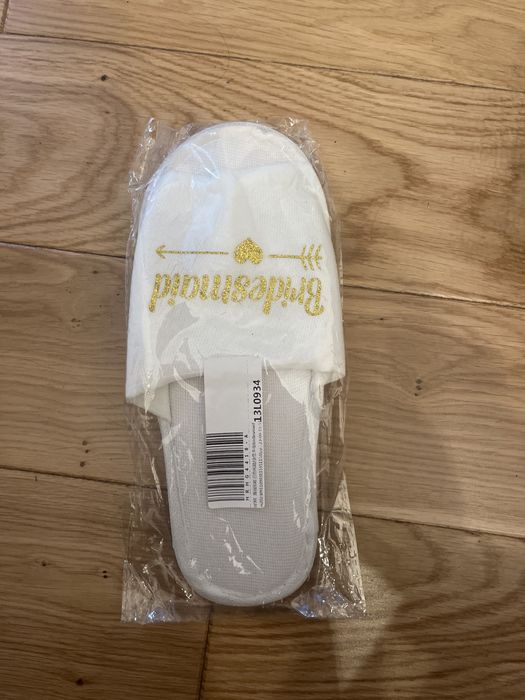 Nowe kapcie dla swiadkowej