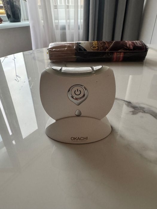 Микротоковый массажер для лифтинга лица и шеи OKACHI GLIYA