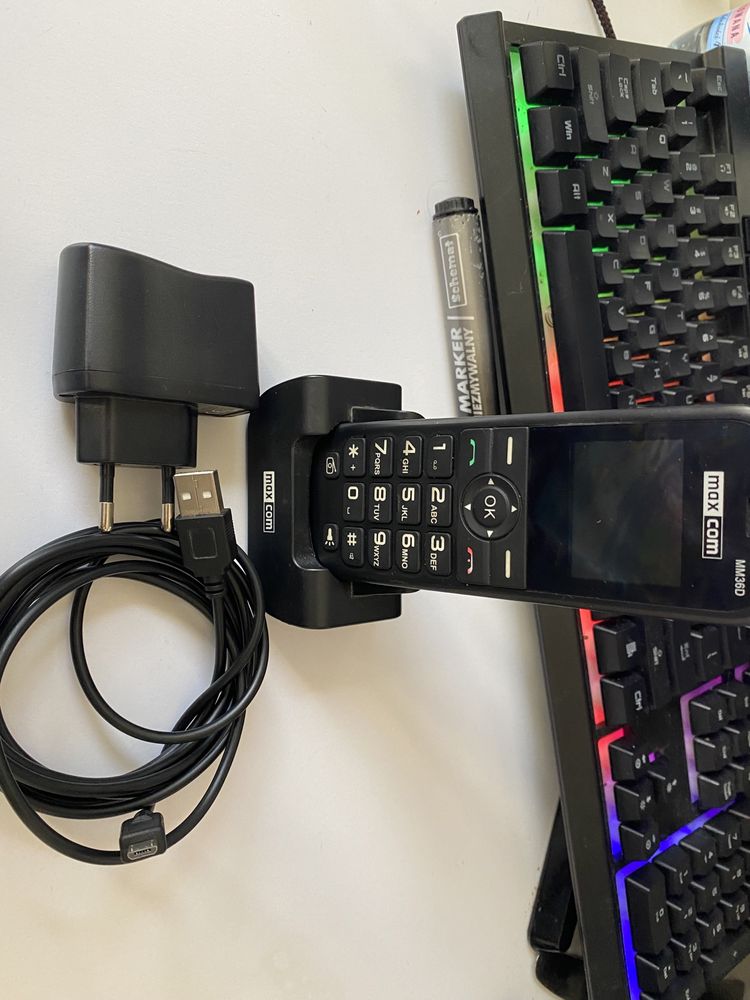 Telefon dla seniora Maxcom MM36D