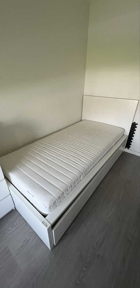 Cama Com Colchão e Estrado