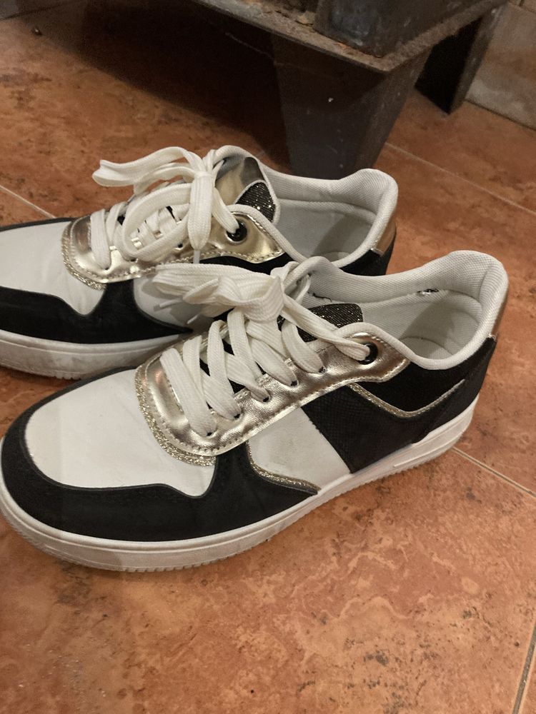 Tenis como novos